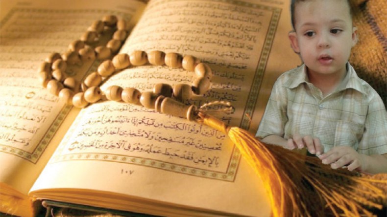 رضيع معجزة.. عمره سنتان لا يتكلم لغتنا ولا ينطق إلا القرآن