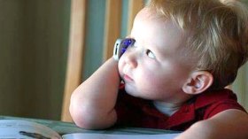 طفل كندي يتصل بالشرطة ليبلغ عن قيادة والدته السيارة وهي مخمورة