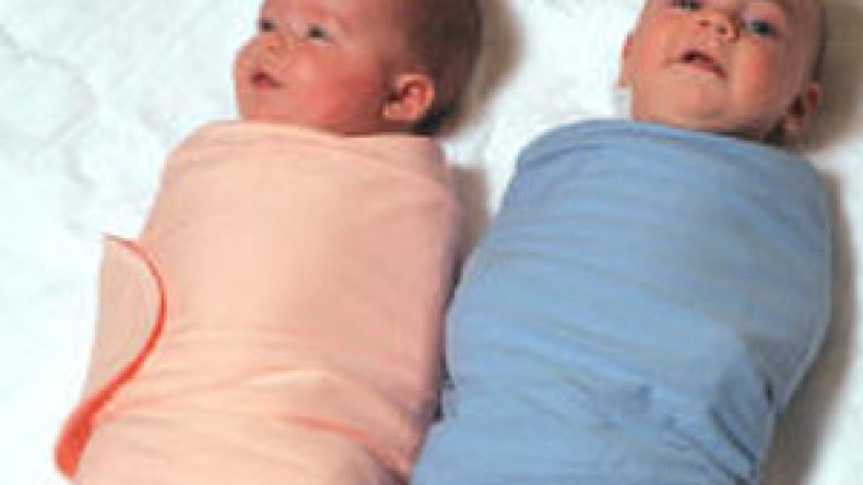 امرأة ترشي شرطيين لتهريب توأمين غير شرعيين إلى فرنسا