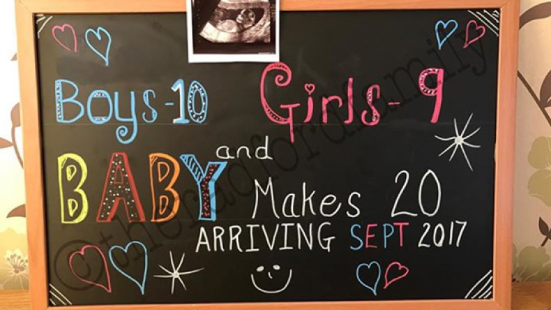 زوجان ينتظران طفلهما العشرين.. فكم كان عمر الأم عند إنجاب أول طفل؟