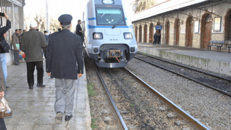 نجاة 400 مسافر من كارثة في قطار بشار – وهران