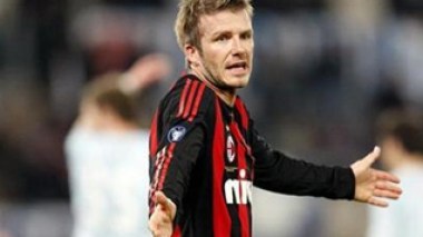 Beckham's lawyers in talks on Milan stay