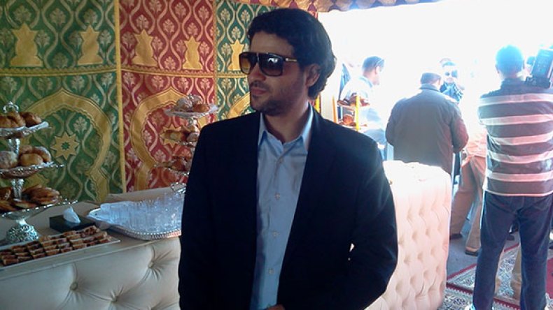 الممثل المغربي هشام بهلول يجدّد حقده للجزائر ويستغل الرياضة لتبرير رفضه