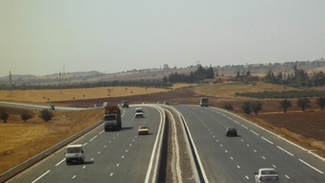 الأزمة الاقتصادية تعطل مشروع الطريق السريع لبجاية