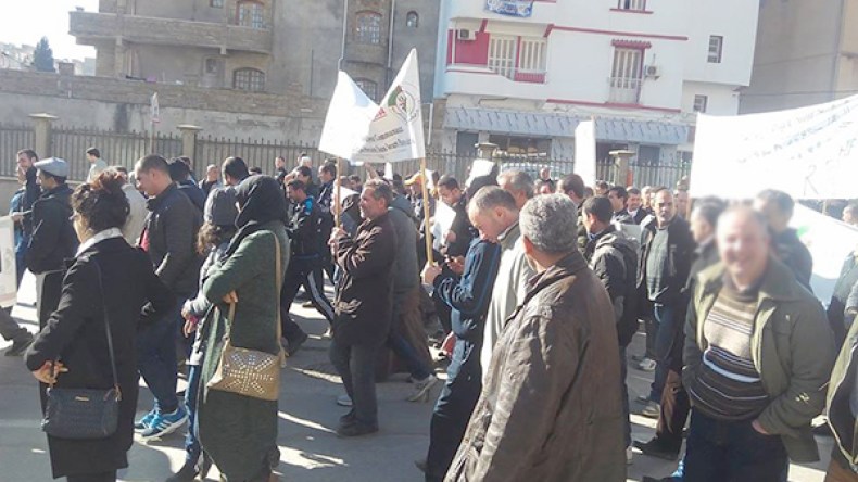 عمال البلديات في مسيرة وطنية ببجاية نصرة للقدرة الشرائية