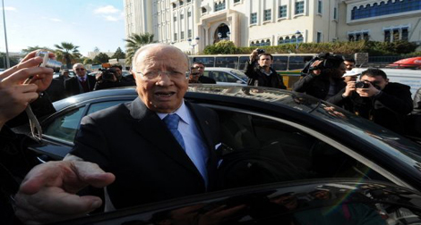 L'ex-Premier ministre tunisien réunit des milliers de partisans à Tunis