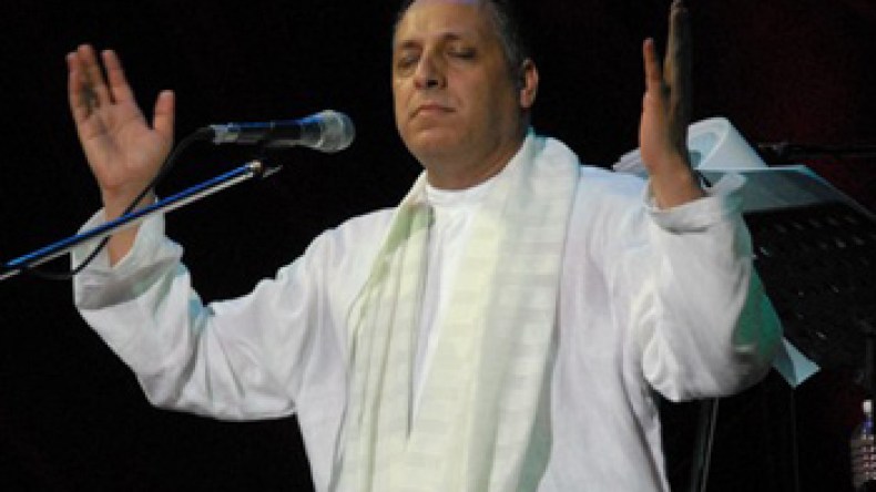 إلغاء‭ ‬حفل‭ ‬البكوش‭ ‬بقرطاج‭ ‬بعد‭ ‬غنائه‭ ‬بالعبرية‭ ‬في‭ ‬إسرائيل