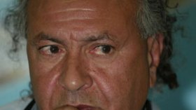 بلحوت‮ ‬يقتنع‮ ‬بعرض‮ ‬القبة‮ ‬ويترد‮ ‬في‮ ‬اتخاذ‮ ‬قراره