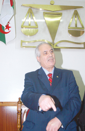 Families of 39 illegal immigrants call on the president Bouteflika to retrieve them from Tunisian prison