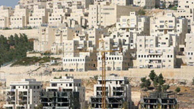 نتانياهو يتحدى أوباما والأوروبيين ويقرر بناء 50 وحدة سكنية