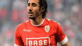 بلفوضيل قلق على مستقبله ويصر على حسمه مبكرا