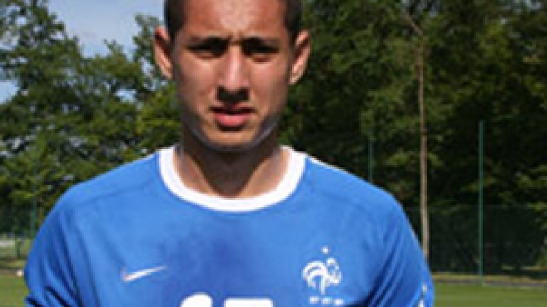 مدرب‭ ‬فرنسا‭ ‬يورط‭ ‬بلفوضيل‭ ‬بمباراة‭ ‬ضد‭ ‬إسرائيل‭ ‬