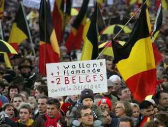 Le nouveau gouvernement belge prête serment après une crise record