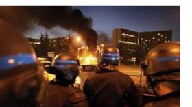 Les pompiers belges sauvent quatre algériens bloqués dans une grue : des dizaines de nourrissons algériens bloqués dans des centre administratifs français