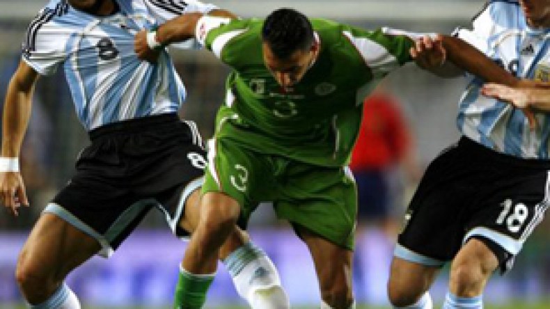 بلحاج يتألق أمام ليفربول ويؤكد جدارته باهتمام البارصا