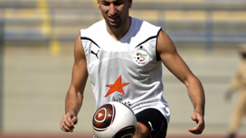 بلحاج يتألق هجوميا و”الخضر” يرغمونه على الدفاع