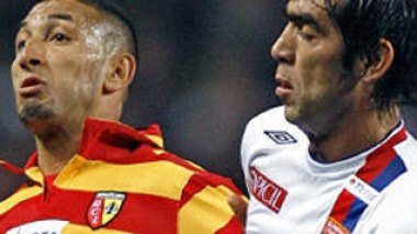 Mitigated performances of Algerian football players  in the French championship