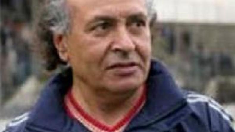 بلحوت يحدد تشكيلة الموسم ويهدد بالتسريح