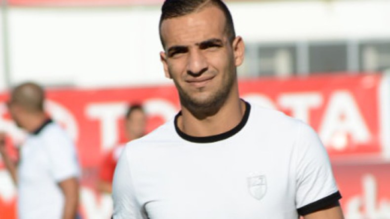 بلجيلالي يؤكد بقاءه في النجم الساحلي