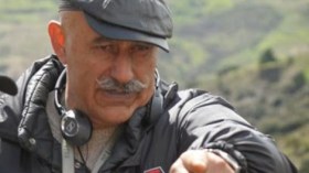 بلقاسم حجاج يستلم “الحصان الذهبي” بمهرجان “فيسابكو”