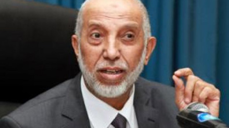 بلخادم: لم يطلب مني الشاذلي تمرير أو رفض أي قرار في البرلمان