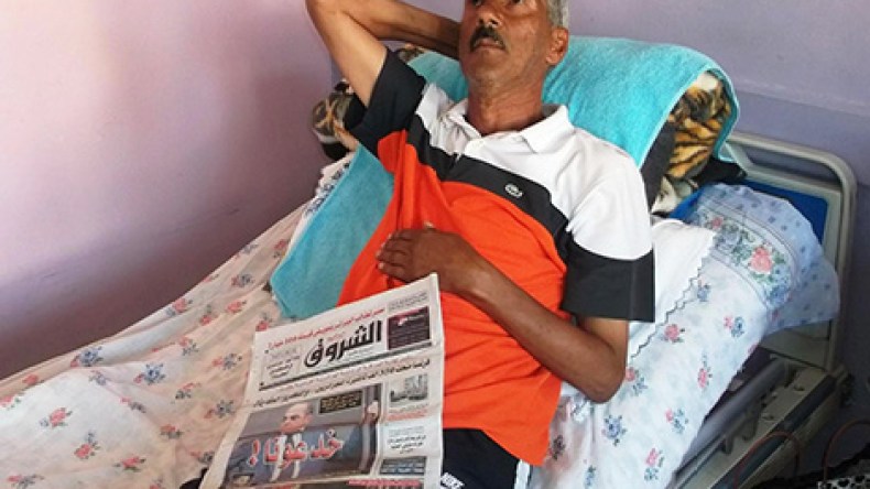 الممثل بلقدور قدور يدخل المستشفى بعد سقوطه في بيته القصديري