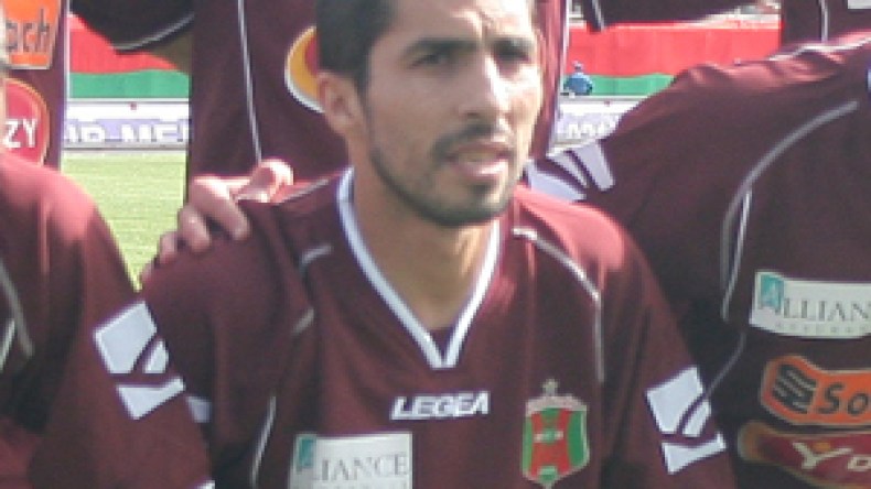 بلقايد يمضي اليوم عقده مع الوفاق