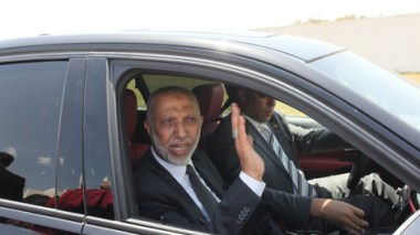 Belkhadem leaves, his supporters surrender