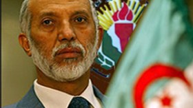 الزميل محمد دحماني يتعرض للاعتداء بالسلاح الأبيض على يد مسؤول أفلاني