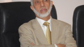 بلخادم‭ ‬يمدّ‭ ‬يده‭ ‬للمصالحة‭ ‬والتقويميون‭ ‬يرفضون‭ ‬التطبيع