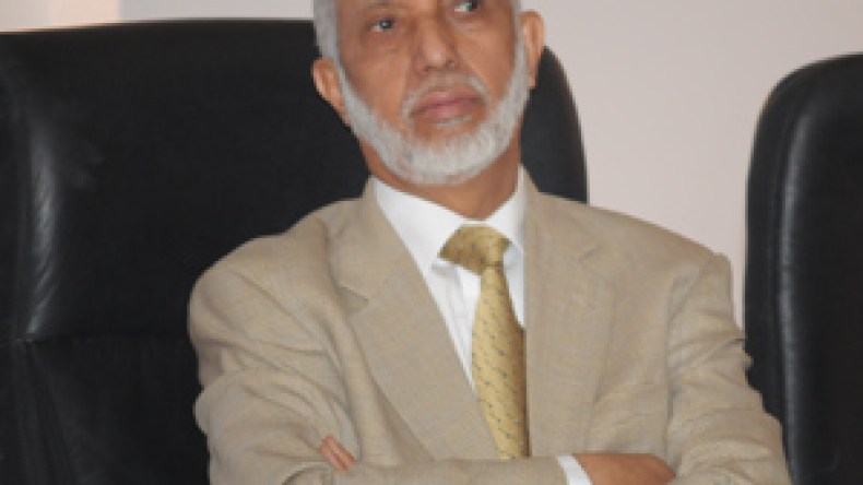 بلخادم‭ ‬يمدّ‭ ‬يده‭ ‬للمصالحة‭ ‬والتقويميون‭ ‬يرفضون‭ ‬التطبيع