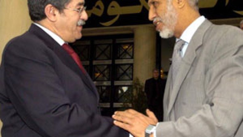 الأفلان مصرّ على “حكومة الظل” والأرندي يخلع برنوس “الجمعية الخيرية”