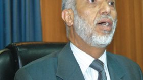 بلخادم فشل في تجسيد “أمل” الرئيس وأويحيى “عرّاب” تعديل الدستور