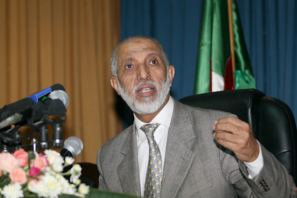 Dissolution du Parlement: Belkhadem réfute les propos de Nezzar