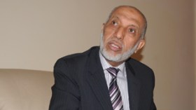 سلال وبلخادم ينزلان للأحياء الشعبية ويجندان 2500 جمعية