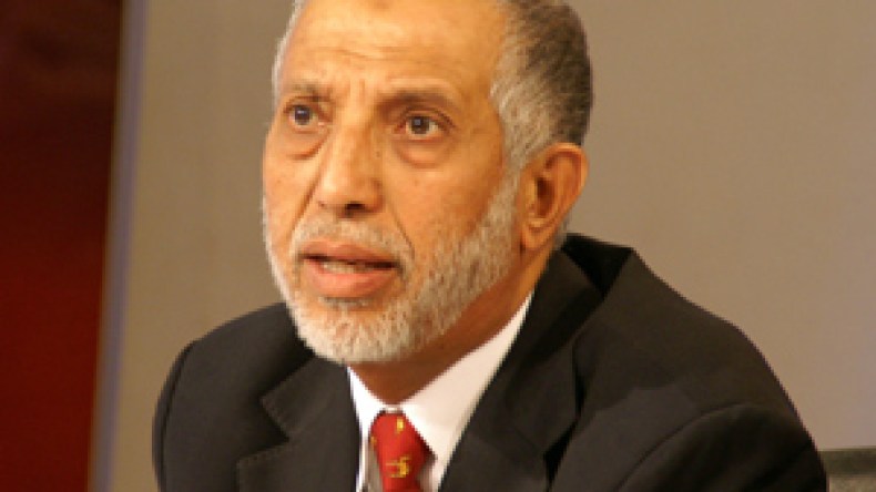 بلخادم: بوتفليقة لم يفرض “كوطته” ونرتقب تعديلا حكوميا قريبا