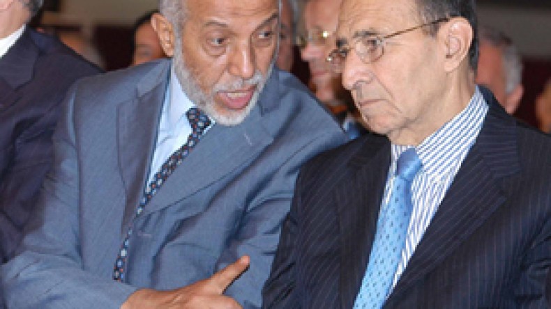 وزارة الداخلية تتحفظ على 22 عضوا في اللجنة المركزية للأفلان