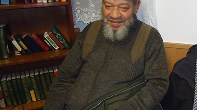 الهادي بلخياط يعتزل ويلتحق بجماعة “الدعوة والتبليغ”