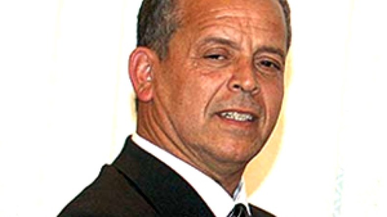 حفل‭ ‬تكريمي‭ ‬للدولي‭ ‬لخضر‭ ‬بلومي