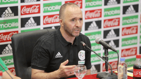 أرفض التدخل في خياراتي.. والمدافع عن اللاعب المحلي منافق