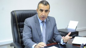 أويحيى يأمر بمنع المؤسسات العمومية من بيع أسهمها في البورصة!