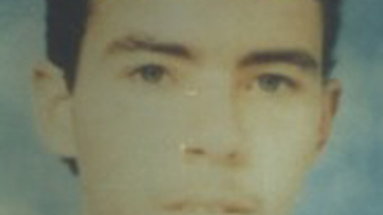 “بلعور” التقى والدته وأبلغها تمسكه بوقف النشاط المسلح