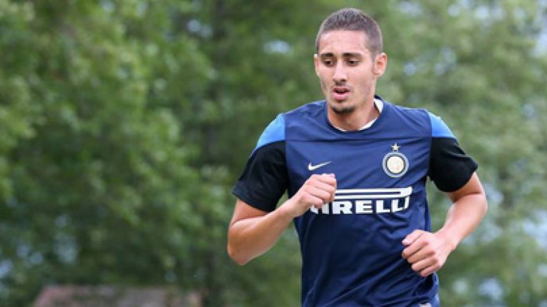 مدرب أنتر ميلان يبعد بلفوضيل عن التشكيلة الأساسية ويعيد تايدر