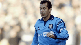 كاتب إنجليزي: بن عربية أسطورة في تاريخ مانشستر سيتي