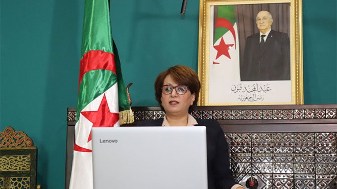 مليكة بن دودة تبرز أهمية الثقافة في نشر السلم