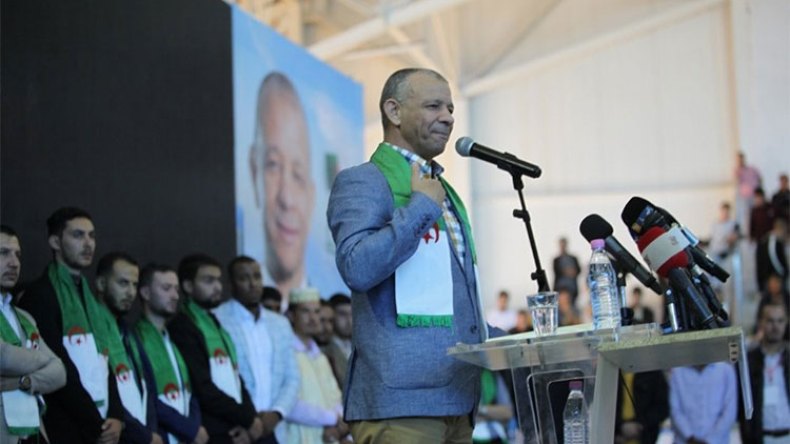 إصابة عبد القادر بن قرينة بفيروس كورونا