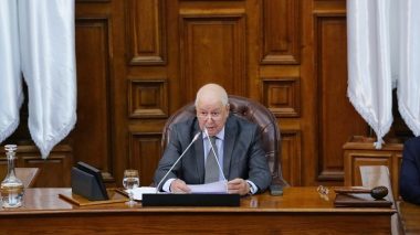 Abdelkader Bensalah préside un conseil des ministres