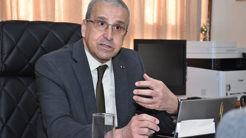 بن زيان: نحو إنجاز 750 مشروع بحث لبعث الاقتصاد الوطني