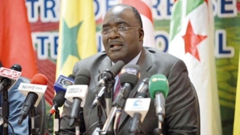 وصول رئيس الإتحاد الإفريقي لكرة اليد إلى الجزائر