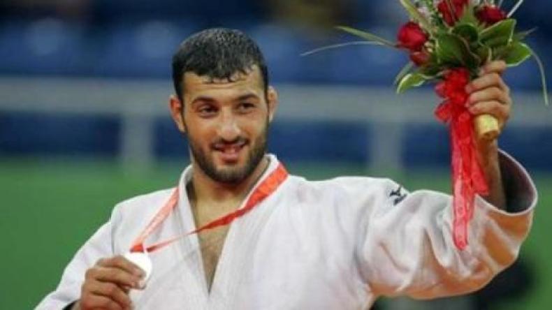 بطل في أولمبياد بكين وبطّال في الحرّاش!؟